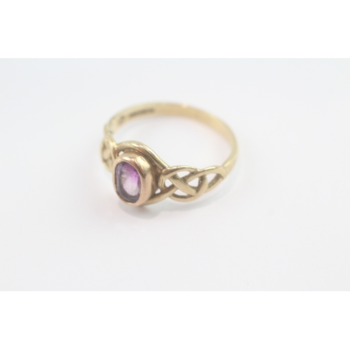 166 - 9ct gold amethyst bezel set ring (2.5g) Size P