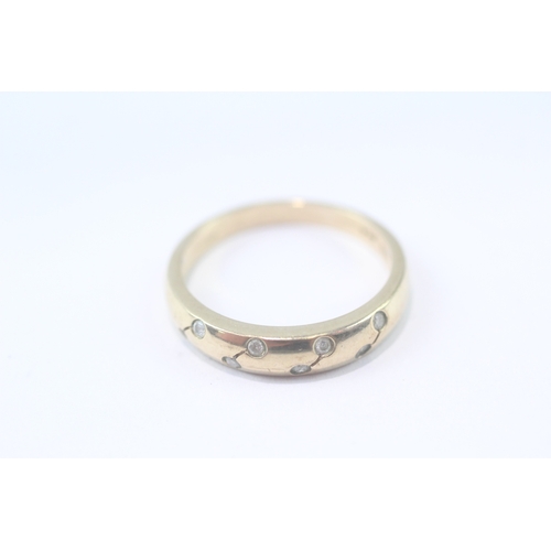 90 - 9ct gold diamond dress ring (2.6g) Size P