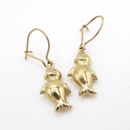 111 - 9ct gold seal drop earrings (1.6g)