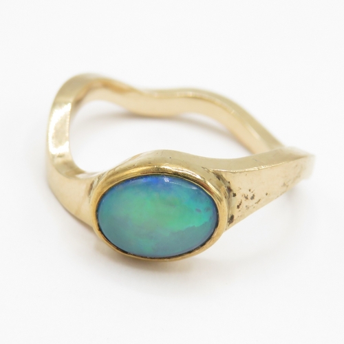 188 - 9ct gold opal dress ring (2.8g) Size K