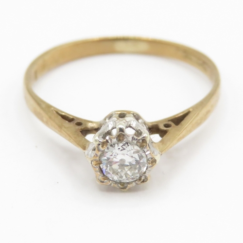 76 - 9ct gold diamond solitaire ring (1.1g) Size J 1/2