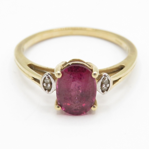 89 - 9ct gold garnet & diamond dress ring (1.6g) Size L 1/2