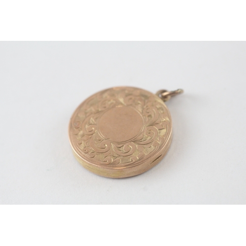 105 - 9ct gold antique scroll patterned locket (4.2g)