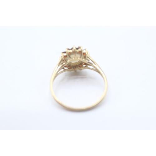115 - 9ct gold vintage opal & garnet cluster ring (2.1g) Size P
