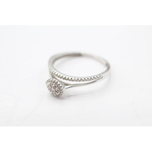 120 - 9ct gold diamond wedding set ring (1.5g) Size O