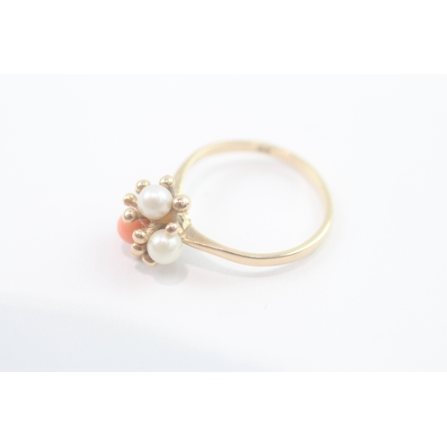 184 - 9ct gold cultured pearl and coral mid century ring (1.8g) Size K