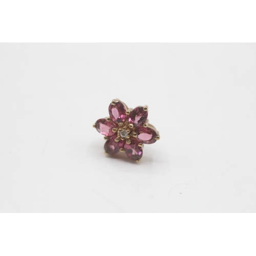 31 - 9ct gold garnet & diamond cluster stud earrings (2.2g)