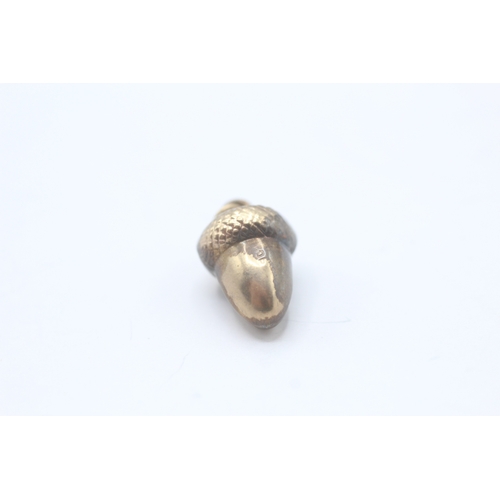 67 - 9ct gold vintage acorn charm (0.6g)