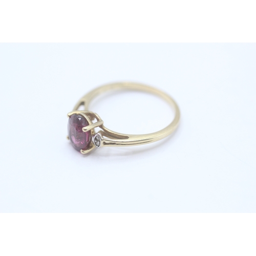89 - 9ct gold garnet & diamond dress ring (1.6g) Size L 1/2