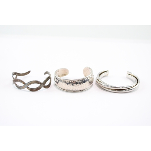 231 - Collection of Sterling Silver Bangles, inc. Torque, Modernist x 3 (93g)