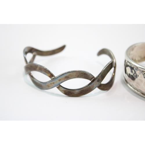 231 - Collection of Sterling Silver Bangles, inc. Torque, Modernist x 3 (93g)