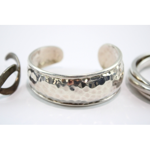 231 - Collection of Sterling Silver Bangles, inc. Torque, Modernist x 3 (93g)