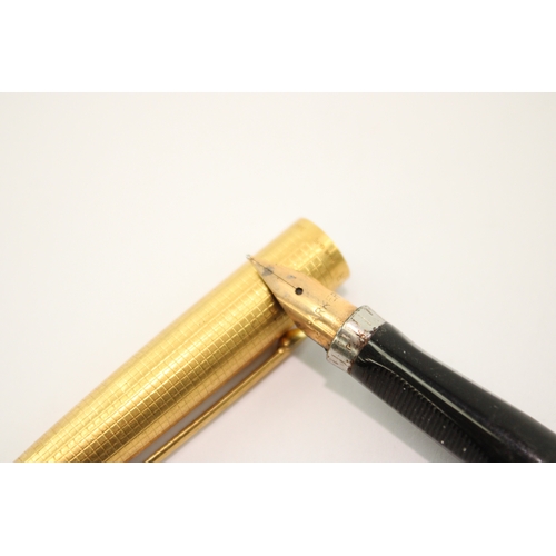 384 - Vintage Parker 75 Gold Plated Fountain Pen 14ct Nib WRITING