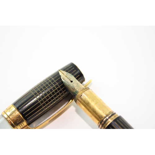 386 - Montblanc Starwalker Black & Gold Plated Fountain Pen 14ct Gold Nib Writing