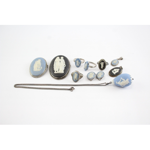 203 - Collection of Sterling  Silver Wedgwood Jewellery, inc. Pendant, Brooch, Ring x 10 (66g)