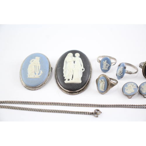 203 - Collection of Sterling  Silver Wedgwood Jewellery, inc. Pendant, Brooch, Ring x 10 (66g)