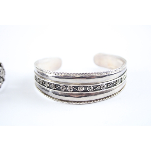 221 - Collection of Sterling Silver Bangles, inc. Floral, Torque x 2 (53g)