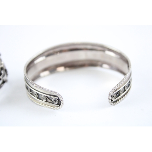 221 - Collection of Sterling Silver Bangles, inc. Floral, Torque x 2 (53g)