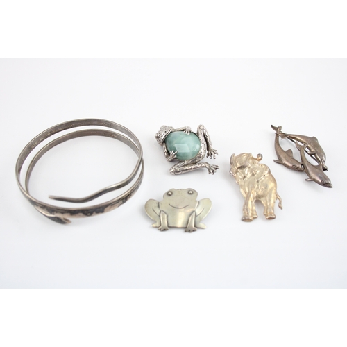 233 - Collection of Sterling Silver Animal Jewellery, inc. Bangle, Frog, Brooch x 5 (89g)
