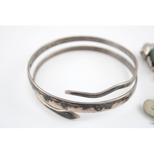 233 - Collection of Sterling Silver Animal Jewellery, inc. Bangle, Frog, Brooch x 5 (89g)