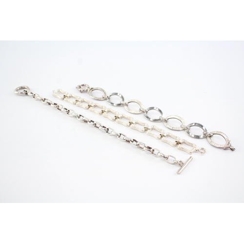 237 - Collection of Sterling Silver Bracelets, inc. Textured, Belcher, T Bar x 3 (63g)