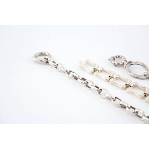 237 - Collection of Sterling Silver Bracelets, inc. Textured, Belcher, T Bar x 3 (63g)