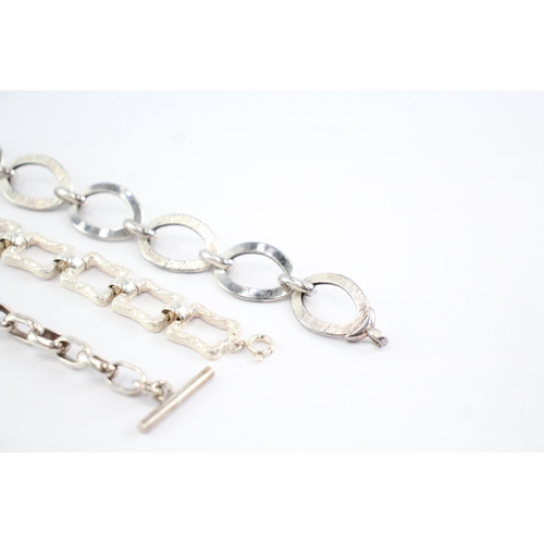 237 - Collection of Sterling Silver Bracelets, inc. Textured, Belcher, T Bar x 3 (63g)