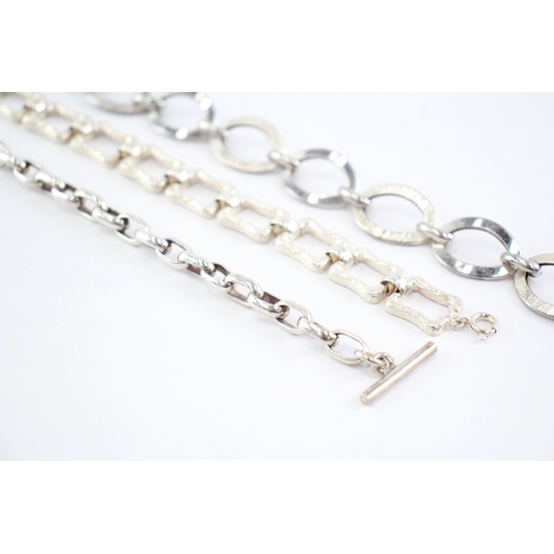 237 - Collection of Sterling Silver Bracelets, inc. Textured, Belcher, T Bar x 3 (63g)