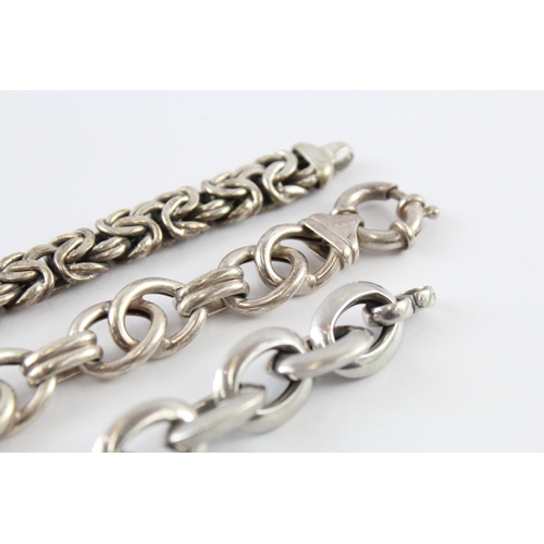 238 - Collection of Sterling Silver Bracelets, inc. Buoy Clasp, Byzantine, Belcher x 3 (103g)
