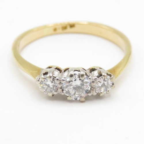 105 - 18ct Gold Diamond Trilogy Ring (1.9g) Size I