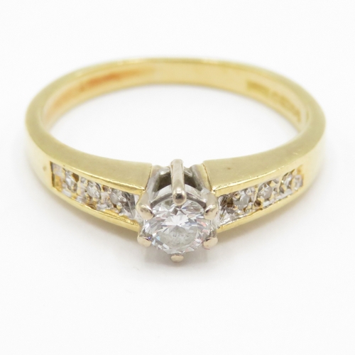 106 - 18ct Gold Diamond Solitaire with Diamond Set Shoulders, Hallmarked London (2.9g) Size K