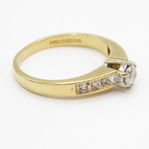 106 - 18ct Gold Diamond Solitaire with Diamond Set Shoulders, Hallmarked London (2.9g) Size K