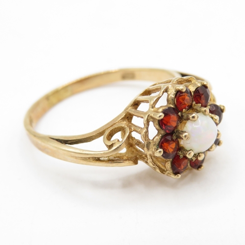 113 - 9ct Gold Vintage Opal & Garnet Cluster Ring, Hallmarked London (2.2g) Size N