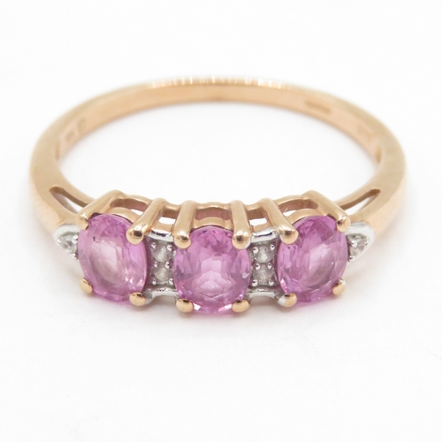 114 - 9ct Rose Gold Pink Sapphire Triology Ring, Hallmarked Birmingham  (1.7g) Size O