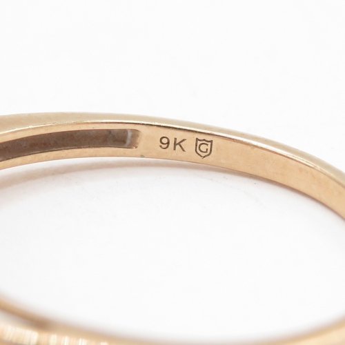 114 - 9ct Rose Gold Pink Sapphire Triology Ring, Hallmarked Birmingham  (1.7g) Size O