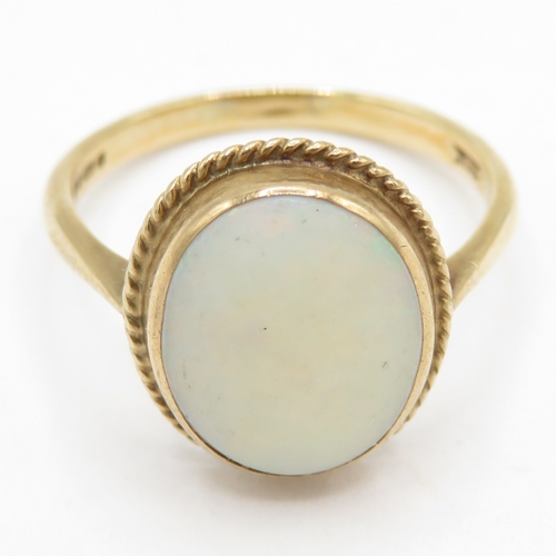 185 - 9ct gold opal solitaire ring  (2.4g) Size O 1/2