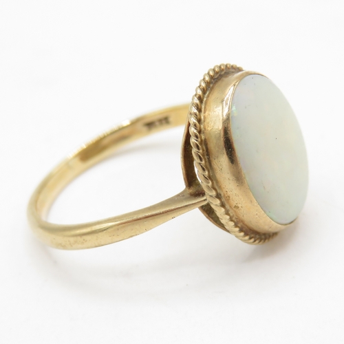 185 - 9ct gold opal solitaire ring  (2.4g) Size O 1/2
