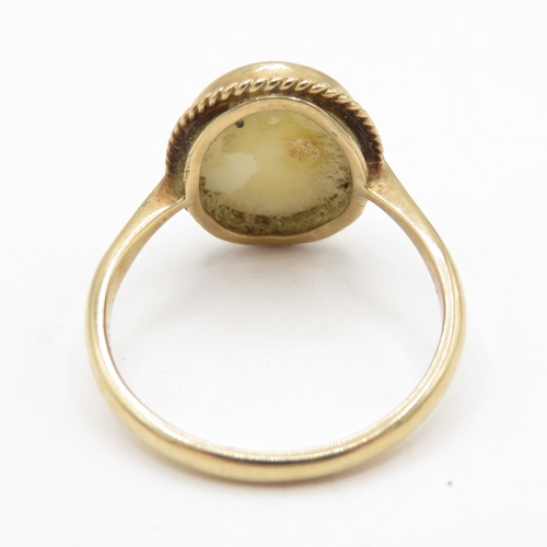 185 - 9ct gold opal solitaire ring  (2.4g) Size O 1/2