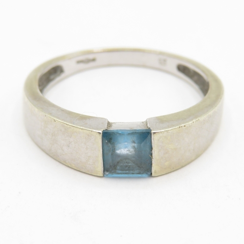 186 - 9ct white gold topaz solitaire ring  (3.2g) Size Q