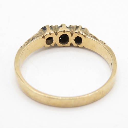 187 - 9ct gold sapphire three stone ring  (1.9g) Size L 1/2
