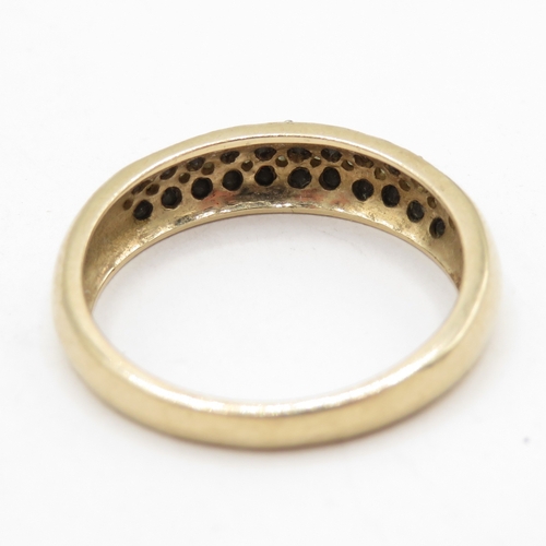 190 - 9ct gold diamond and black diamond three row ring  (2.4g) Size P