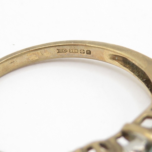 195 - 9ct gold topaz and diamond dress ring  (2.8g) Size O 1/2