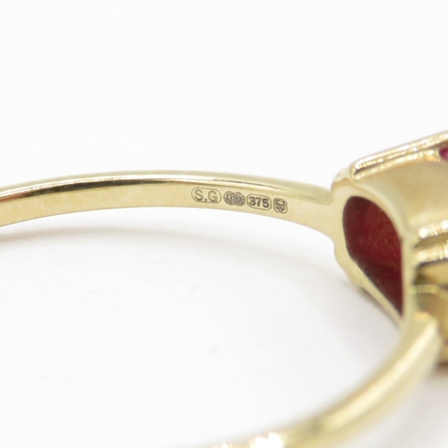 199 - 9ct gold ruby solitaire ring  (1.5g) Size O 1/2