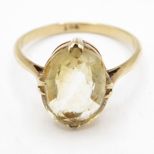200 - 9ct gold citrine solitaire ring  (2.4g) Size P