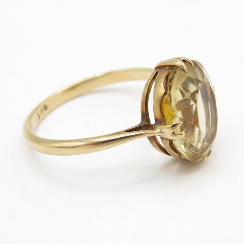 200 - 9ct gold citrine solitaire ring  (2.4g) Size P
