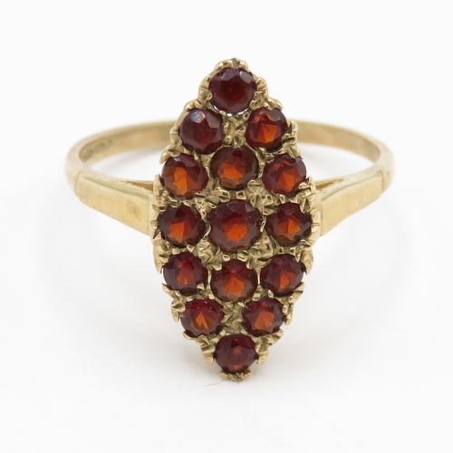 91 - 9ct gold garnet cluster ring (2.3g) Size P
