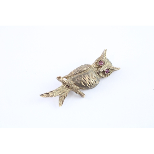 2 - 9ct gold vintage ruby owl brooch (6g)