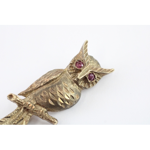 2 - 9ct gold vintage ruby owl brooch (6g)