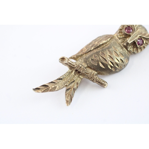 2 - 9ct gold vintage ruby owl brooch (6g)
