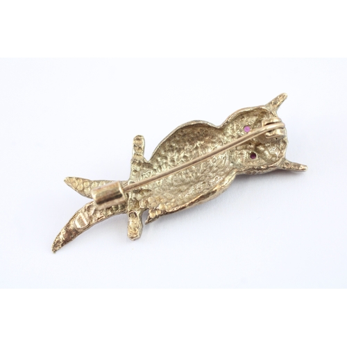 2 - 9ct gold vintage ruby owl brooch (6g)
